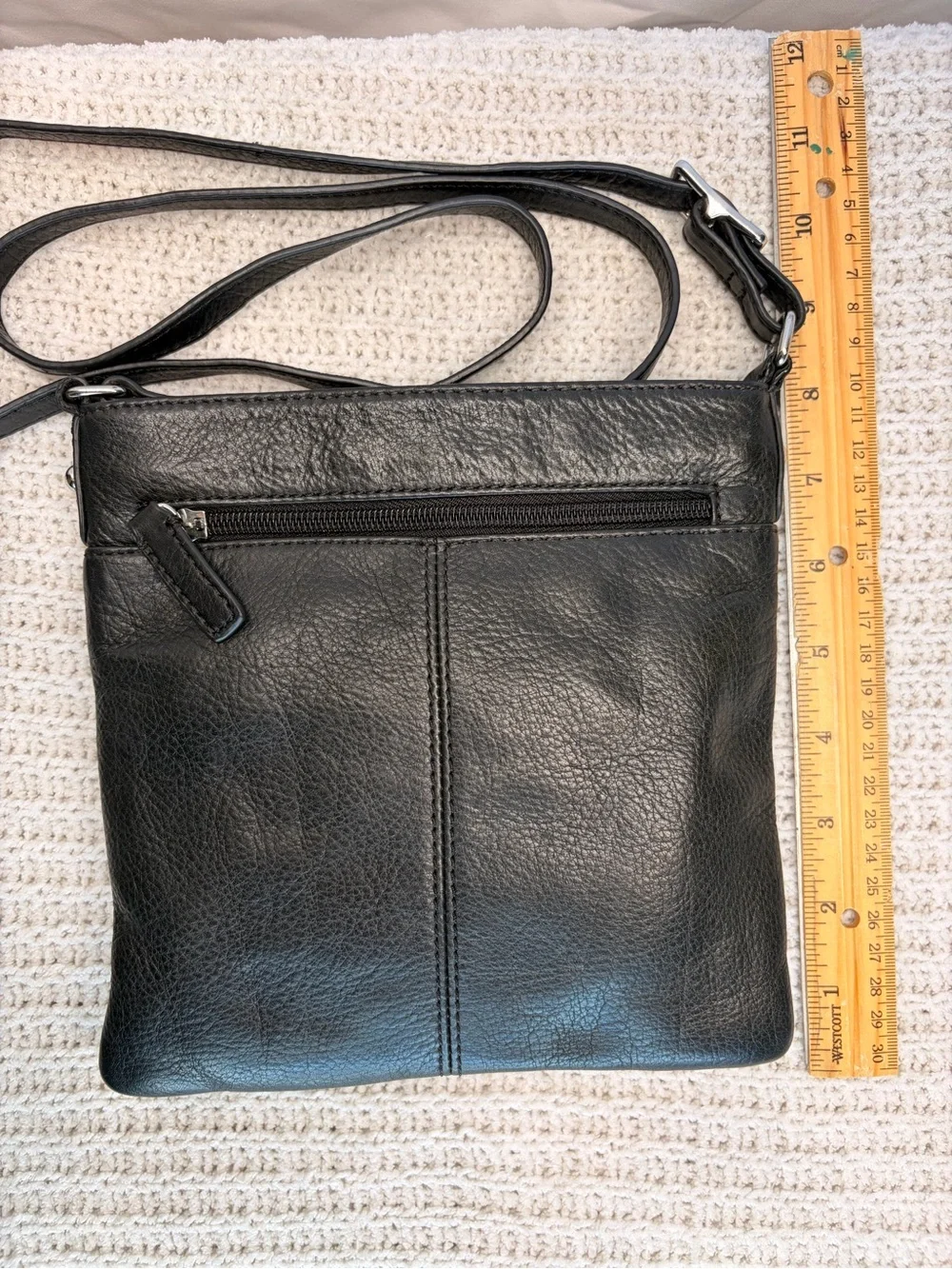 Classic Black Leather Crossbody Bag - Unbranded